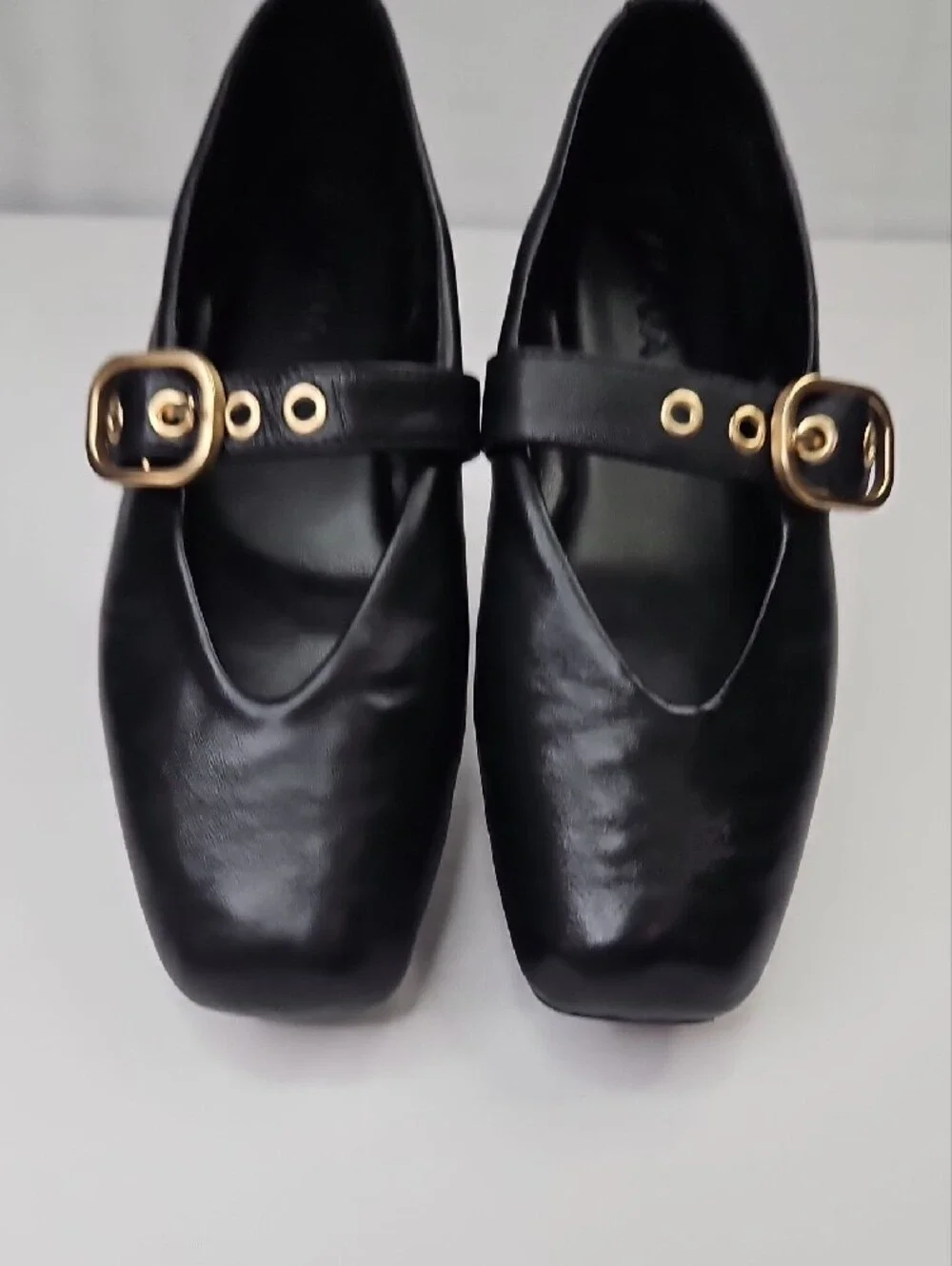 Aqua Stella Black Leather Mary Jane Flats with Gold Buckles Size 7.5